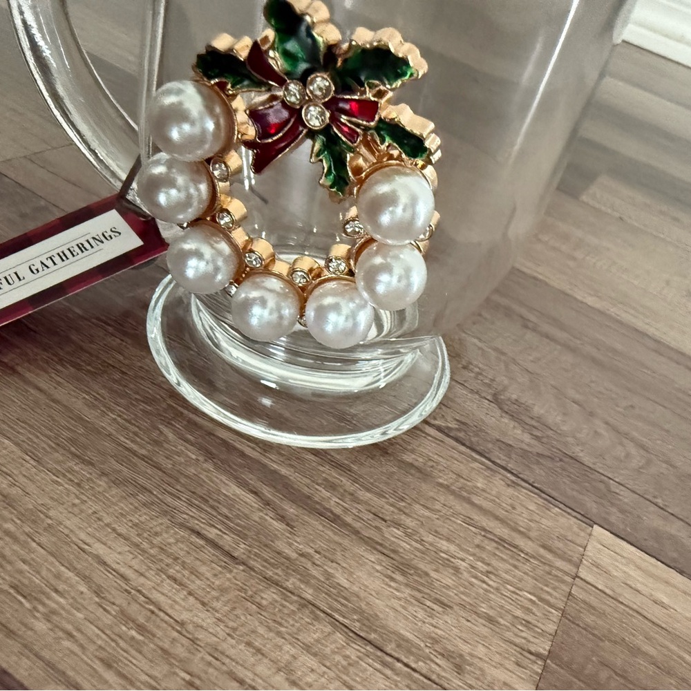 Holiday Wreath Glass Mug - Picture 8 of 11